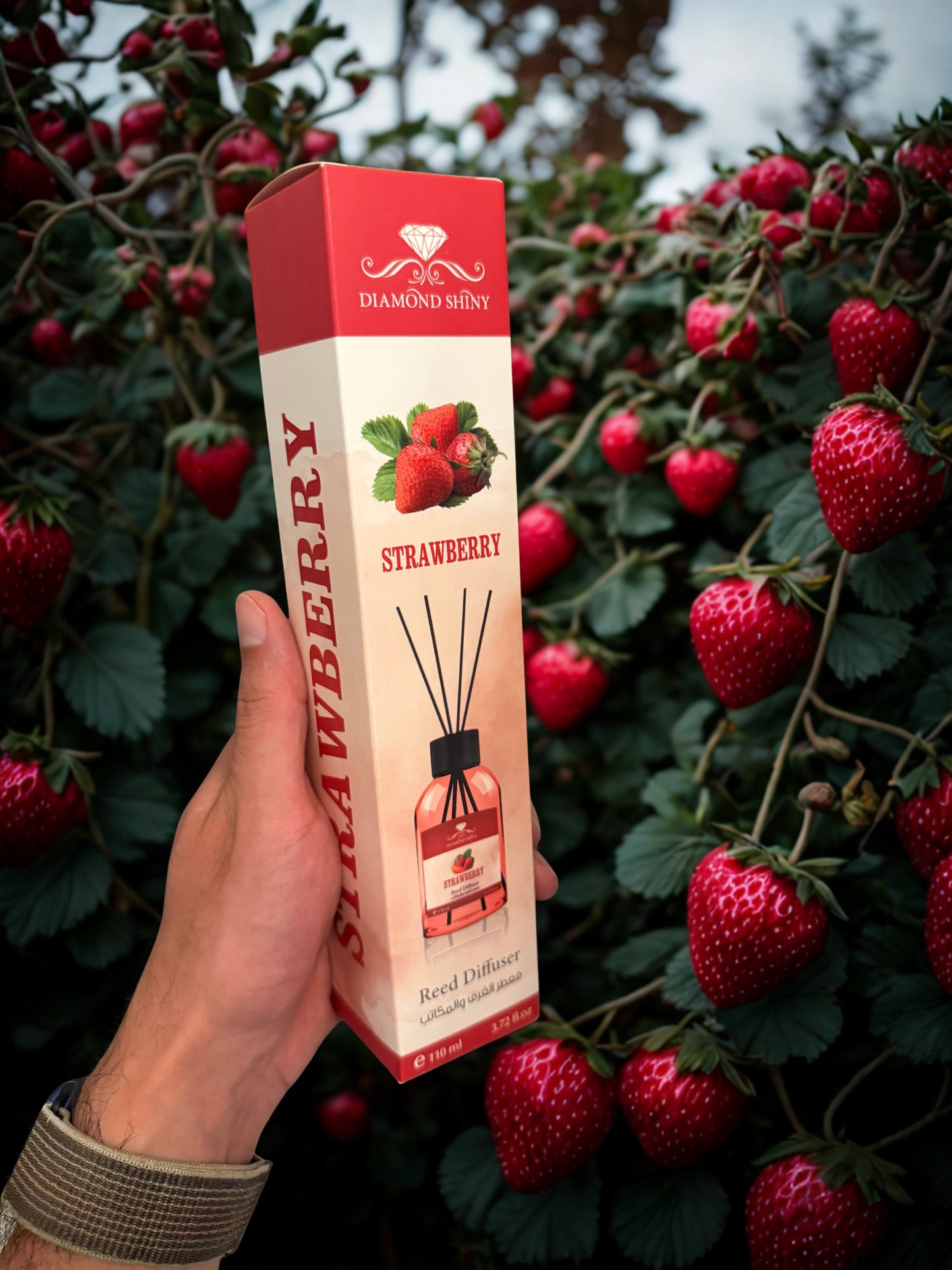Diamond Shiny Reed Diffuser Sets - Strawberry - Scented Oil & Natural Sticks for Continuous Fragrance Release - Safe Home Decor for Living Room, Bedroom, Bathroom, or Office